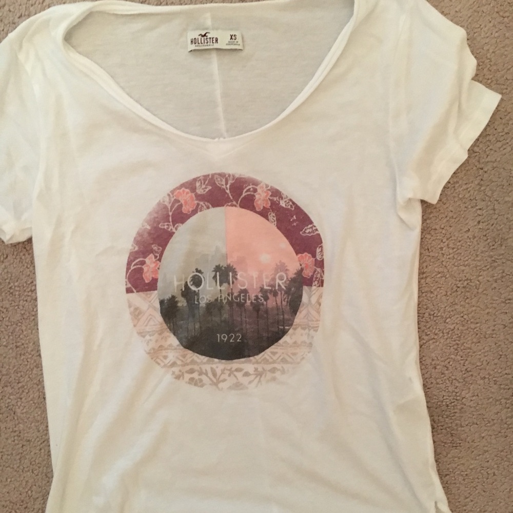 Women’s Hollister t-shirt